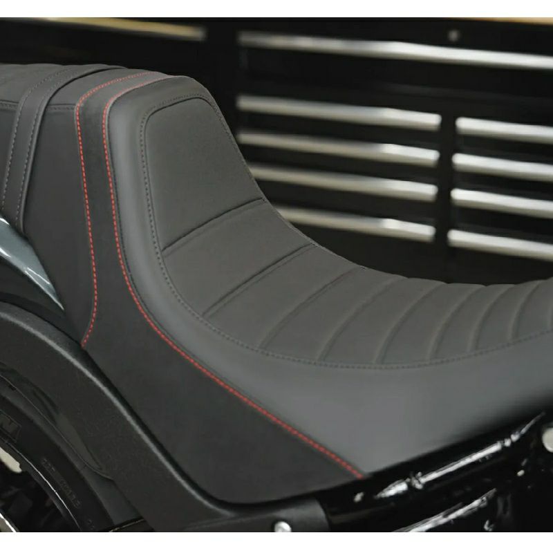 スイッチバックシート-レッドステッチ